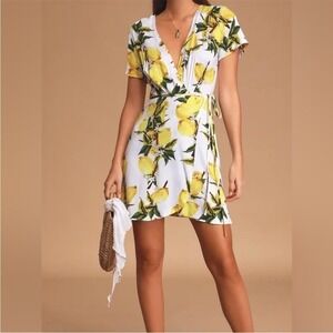 Lulus Wrap Dress Lemon Print Short Sleeve Midi White Yellow Women's Size L